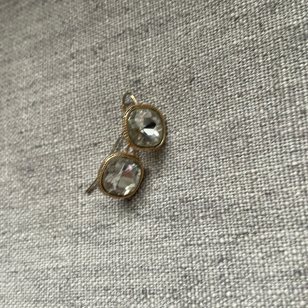 Gold tear drop earrings